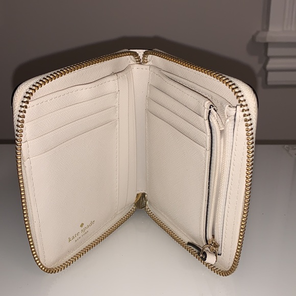 Kate Spade compact wallet - Picture 3 of 3